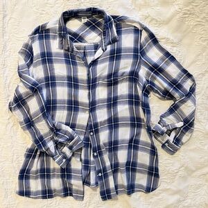 Old Navy Navy and White Checkered Button Down Shirt